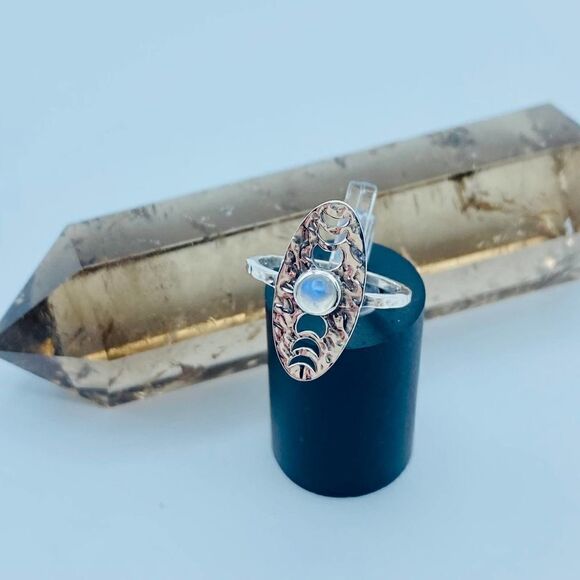 Moonstone Hammered Sterling Silver Moon Phase Ring Size 6 - Picture 1 of 10